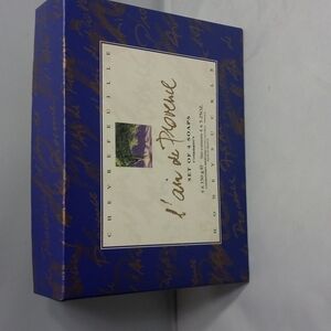 𝅺l AIR DE PROVINCE SET OF 4. HAND DESIGNED FRENCH SOAP